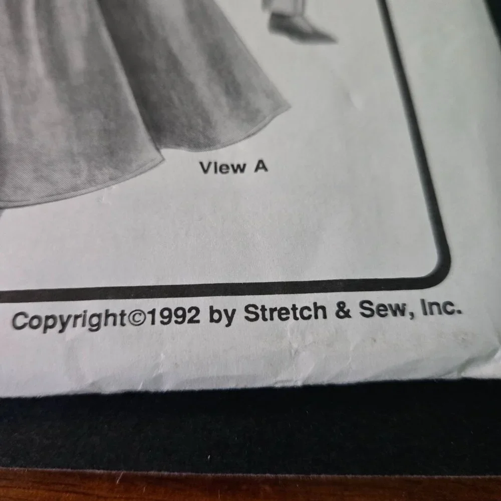 Stretch & Sew 1546 sewing pattern Button front dress/blouse Ann Person 90s UNCUT